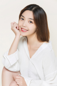 总裁撩起她的裙子要她
